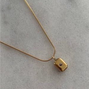 Gold Star Accent Locket Necklace - Women Jewelry Earrings